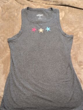 torrid Gray Ribbed Tank with Pink, Yellow & Blue Star Accents Size 0 (12)